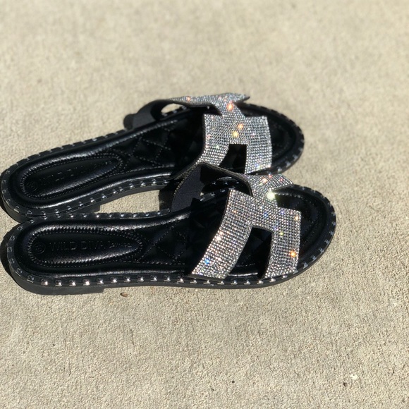 Sandals - Picture 3 of 3